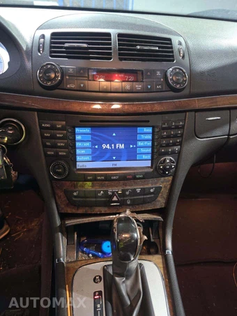 2005 Mercedes-Benz E 55 AMG Sedan - miniatura 10