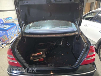 2005 Mercedes-Benz E 55 AMG Sedan - miniatura 14