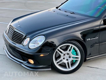 2005 Mercedes-Benz E 55 AMG Sedan - miniatura 2