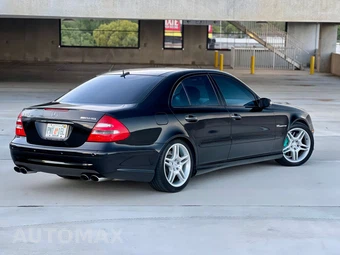 2005 Mercedes-Benz E 55 AMG Sedan - miniatura 6