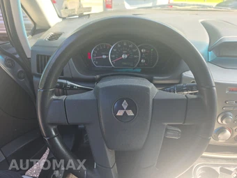 2005 Mitsubishi Endeavor LS - miniatura 10