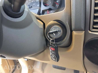 2005 Nissan Armada LE - miniatura 8
