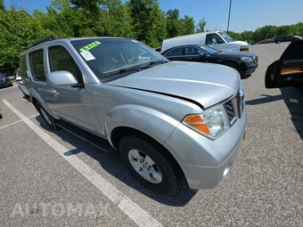 2005 Nissan Pathfinder SE - miniatura 3