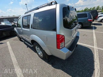 2005 Nissan Pathfinder SE - miniatura 6