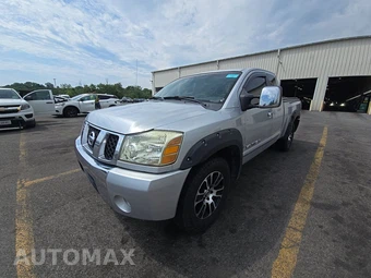 2005 Nissan TITAN LE Extended Cab Medium Bed