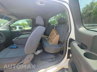2005 Nissan TITAN XE Extended Cab Medium Bed - miniatura 12