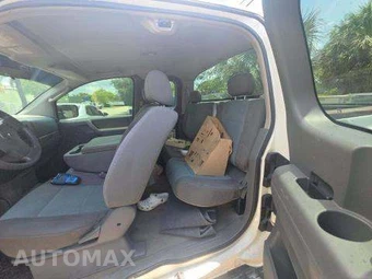 2005 Nissan TITAN XE Extended Cab Medium Bed - miniatura 13