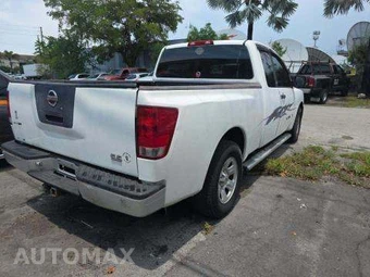 2005 Nissan TITAN XE Extended Cab Medium Bed - miniatura 3