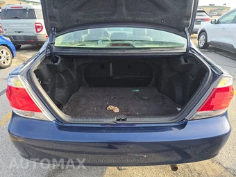2005 Toyota Camry – miniatura 16