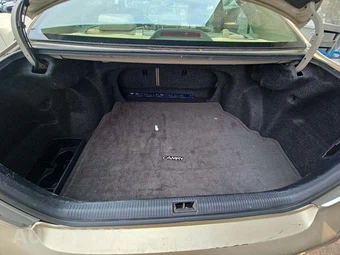 2005 Toyota Camry LE – miniatura 14