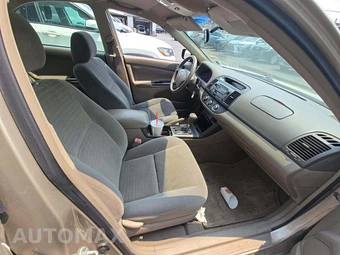 2005 Toyota Camry LE – miniatura 18