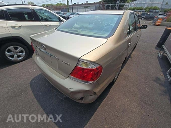 2005 Toyota Camry LE – miniatura 3