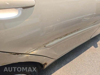 2005 Toyota Camry LE – miniatura 32
