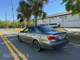 2005 Toyota Camry LE - miniatura 8