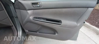 2005 Toyota Camry LE - miniatura 18