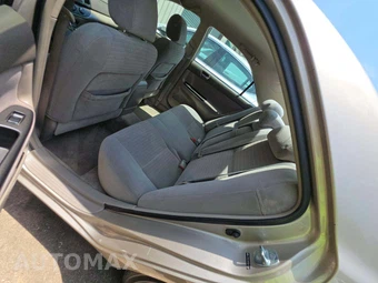 2005 Toyota Camry LE – miniatura 13