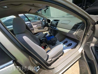 2005 Toyota Camry LE – miniatura 18