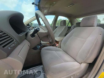 2005 Toyota Camry LE - miniatura 3