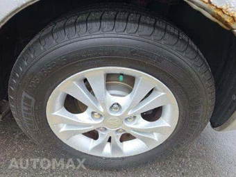 2005 Toyota Camry LE – miniatura 23