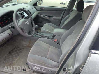 2005 Toyota Camry LE – miniatura 6