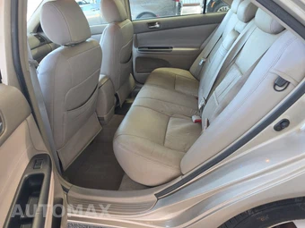 2005 Toyota Camry LE – miniatura 13