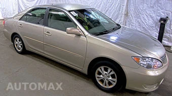 2005 Toyota Camry LE – miniatura 3