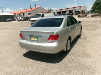 2005 Toyota Camry XLE - miniatura 7