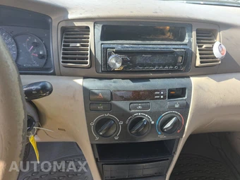 2005 Toyota Corolla CE – miniatura 11