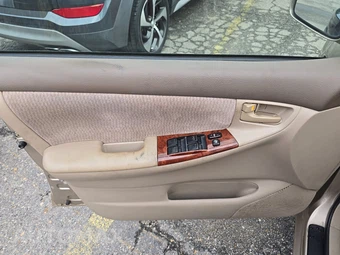 2005 Toyota Corolla LE - miniatura 9