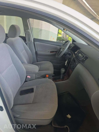 2005 Toyota Corolla LE – miniatura 15