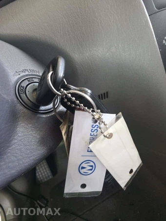 2005 Toyota Corolla LE – miniatura 5