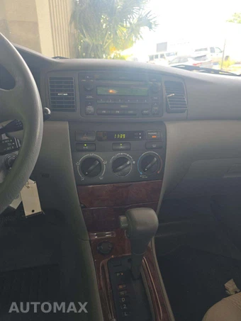 2005 Toyota Corolla LE – miniatura 7