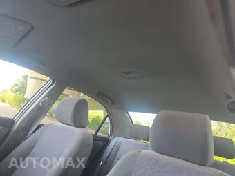 2005 Toyota Corolla LE – miniatura 8