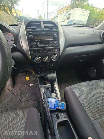 2005 Toyota RAV4 - miniatura 11
