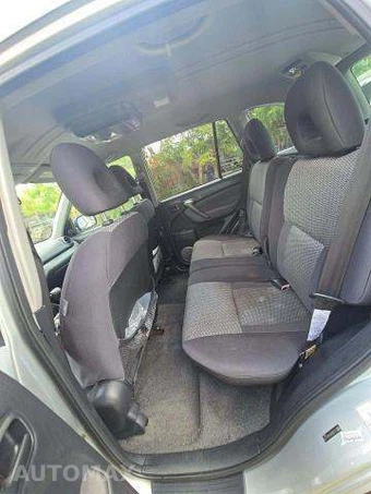 2005 Toyota RAV4 - miniatura 14