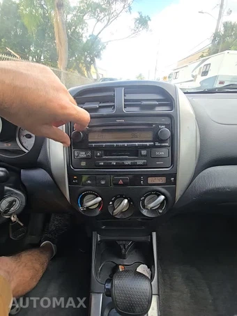 2005 Toyota RAV4 - miniatura 31
