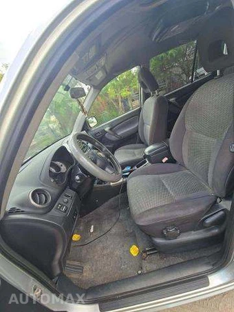 2005 Toyota RAV4 - miniatura 7