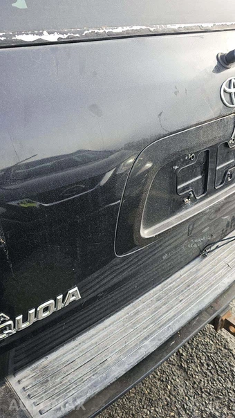 2005 Toyota Sequoia SR5 – miniatura 7