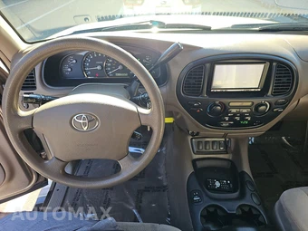 2005 Toyota Sequoia SR5 - miniatura 11