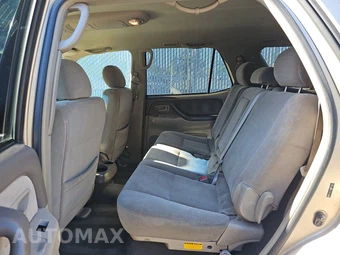 2005 Toyota Sequoia SR5 - miniatura 13