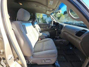 2005 Toyota Sequoia SR5 - miniatura 8