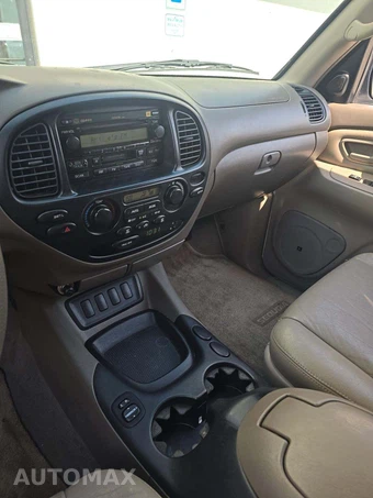 2005 Toyota Sequoia SR5 - miniatura 10
