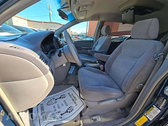 2005 Toyota Sienna CE Minivan 7-Passenger 119.3" WB - miniatura 6