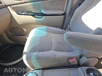 2005 Toyota Sienna LE Minivan 119.3" WB – miniatura 19