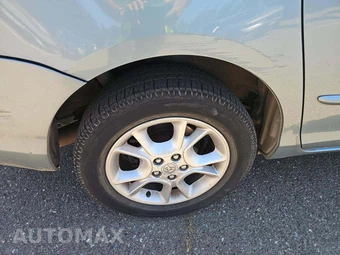 2005 Toyota Sienna LE Minivan 119.3" WB – miniatura 24