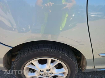 2005 Toyota Sienna LE Minivan 119.3" WB – miniatura 25
