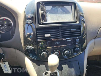 2005 Toyota Sienna LE Minivan 119.3" WB – miniatura 7