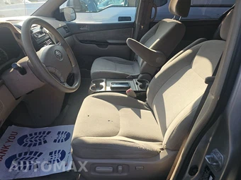 2005 Toyota Sienna LE Minivan 7-Passenger 119.3" WB - miniatura 13