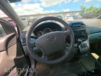 2005 Toyota Sienna XLE Minivan 7-Passenger 119.3" WB - miniatura 10