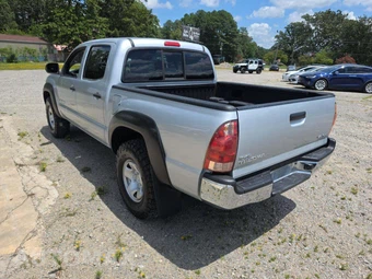 2005 Toyota Tacoma Crew Cab Medium Bed - miniatura 2
